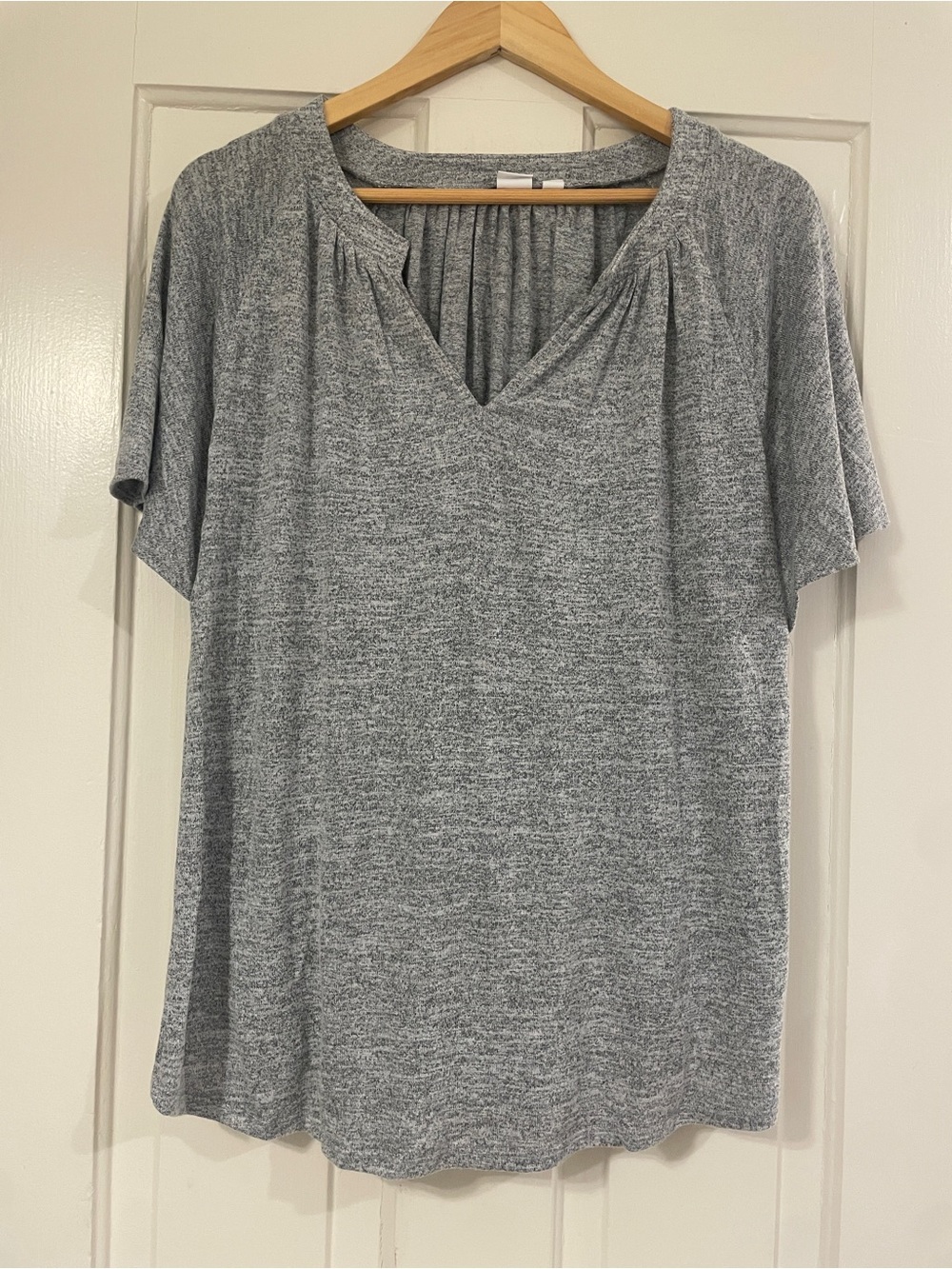 GAP Heather Gray Softspun Split V-Neck Pleated Short Sleeve Blouse Top - XL